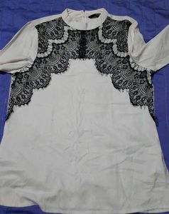 Vero Moda Elegant Lace Trim Top