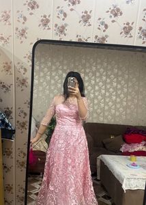 Stunning Pink Embroidered Gown🩷🎀🦋