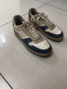 Zara Sneakers For 599