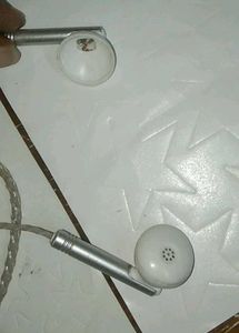 4 Set Of Earphones