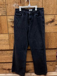 Black Wide-Leg Jeans