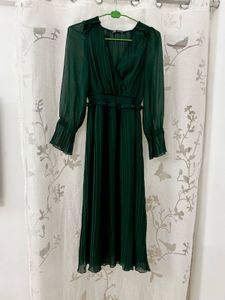 💥PRICE DOWN💥Zara Emerald Green midi Dress
