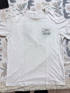 Old Navy Cream Graphic T-Shirt
