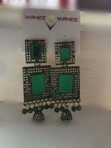 Elegant Green Square Earrings