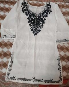 Pack of three short kurtis
