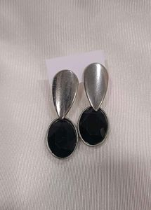 Elegant Black Oval Drop Earrings