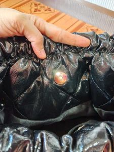 Chic Black Quilted Chain Handbag