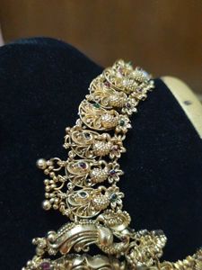 matt gold finish necklace set