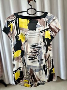 Abstract Print Short Sleeve Top