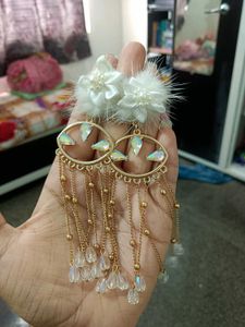 Elegant White Feather Dangle Earrings