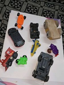 Assorted Vintage toys &amp; FMCG freebies
