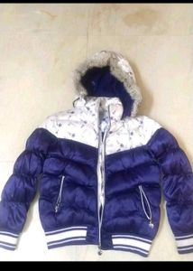 Stylish Puffer Jacket with Fur Hood