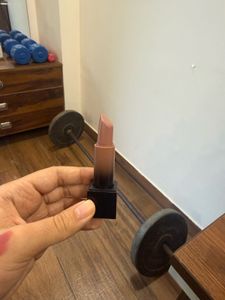 HUDA BEAUTY Bullet Cream Glow Lipstick