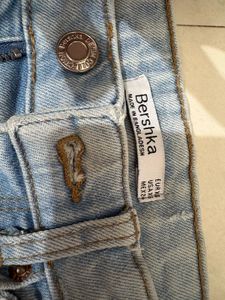 BERSHKA Light Wash Distressed straight fit jeans