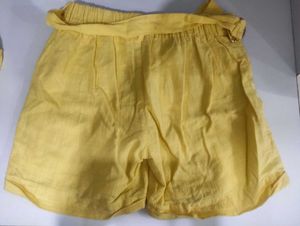 Soft Yellow Button-Up Crop shirt set with shorts