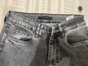 Trendy Acid Wash grey jeans