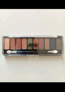 Nykaa 10 Color Eyeshadow Palette