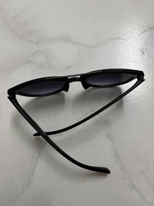Stylish Black Cat-Eye Sunglasses