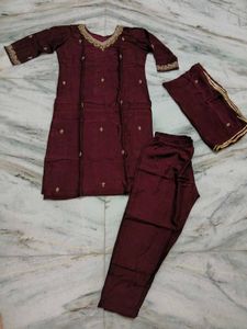 Zardosi work kurta set😍