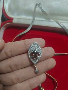 Elegant Leaf Design Jewellery Set in AD