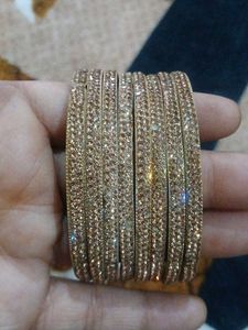 Sparkling Set of 8 Bangles