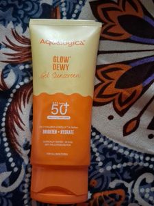 aqualogica glow dewy gel sunscreen