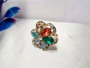 ⬇️ Price Dropped Three stone ring finger