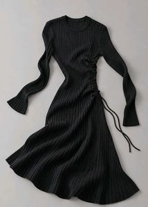 BLACK RIBBED TIE-WAIST MIDI DRESS