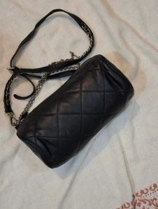 Stylish Black Barrel Handbag