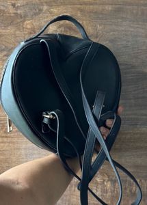 black backup bag