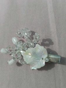 Elegant Beaded Leaf Hair Clip