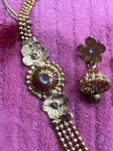 Elegant Gold Tone Necklace and Earring Set