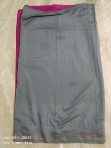 Dola Silk Saree With Stones At The Border