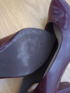 Chic Burgundy Patent Pointed Heels