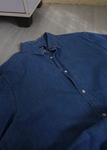 H&amp;M Men's Blue Denim Short Sleeve Shirt