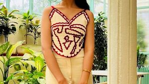 Boho Cream & Burgundy Crocheted backless Top 👠
