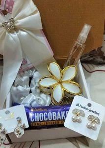 7 in 1 Birthday/ Anniversary gift hamper for her
