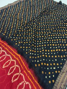 Black &amp; Red Bandhani dupatta 🧣