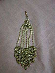 Exquisite Pearl & Stone Maang Tikka