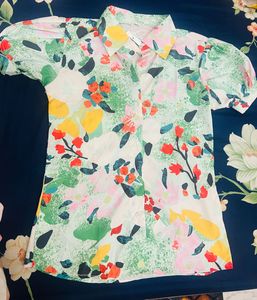 Floral Top With Collar