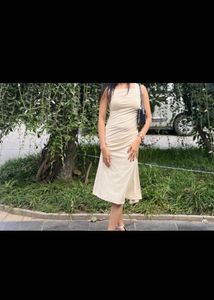 Elegant Ruched Sleeveless Midi Dress
