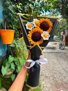 Handmade crochet sunflower bouquet 🌻
