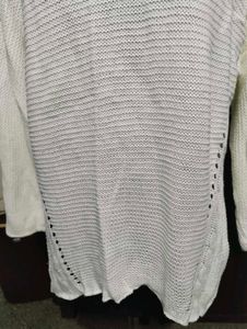 Chic White V-Neck Knit Sweater