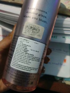 🩷Victoria's Secret Velvet Petals Fragrance Mist