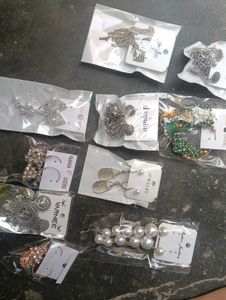 Fashionable Jewelry Set - Earrings &amp; Necklace