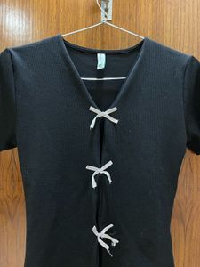 Chic Black V-Neck Tie-Up Blouse