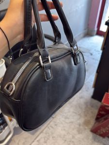 Chic Black Bow Detail Handbag