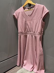 Chic Pink V-Neck Dress