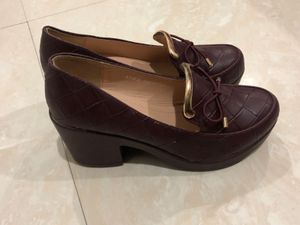 BRANDNEW Wine Heels Women