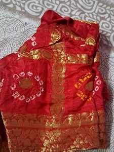 🤩🤩Red Bandhani Print Blouse with Golden Border